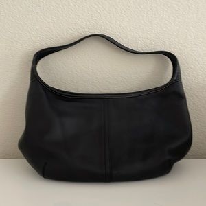 Coach black leather shoulder hobo bag.